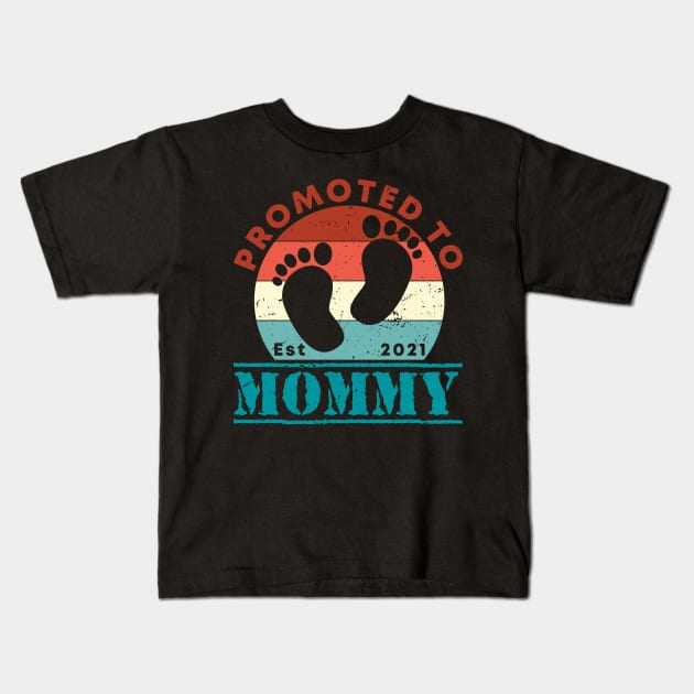 Retro Vintage Promoted to Mommy 2021 new Mom gift mommy Kids T-Shirt by Abko90